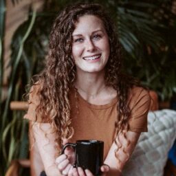 Dr. Annie Savage, ND