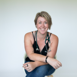 Dr. Heather van der Geest, ND